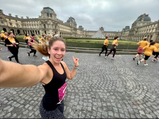 En courant au Musée du Louvre!